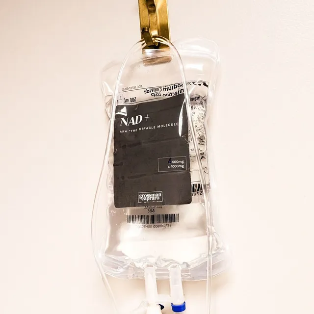 NAD+ IV-Infusion bei Aera